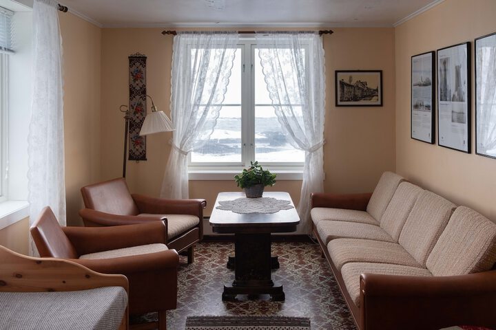 Room 33 of 46