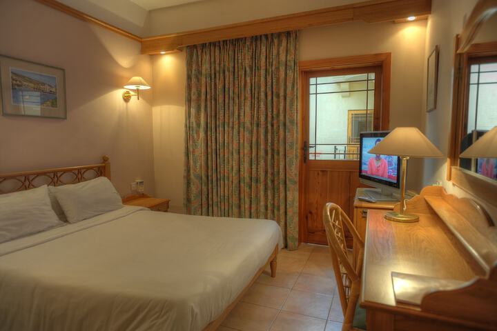 Room 7 of 54