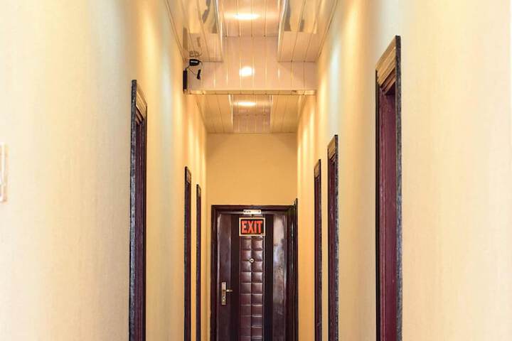 Ballroom/Hall 23 of 30