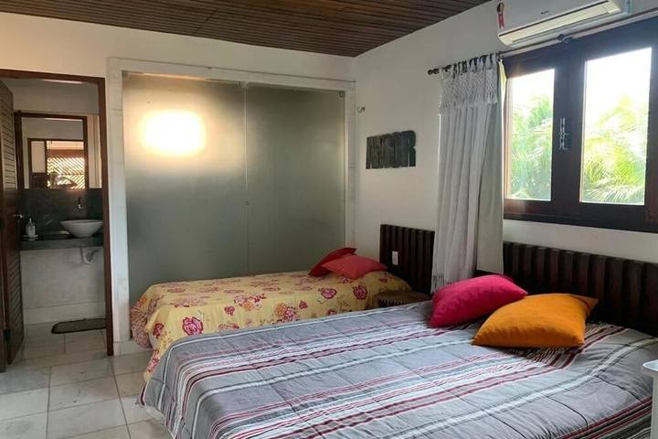 Room 4 of 25