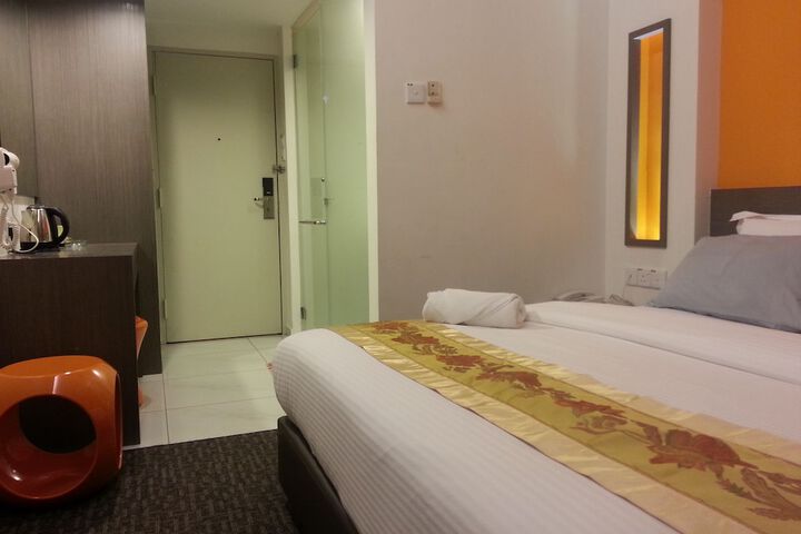 Room 15 of 34