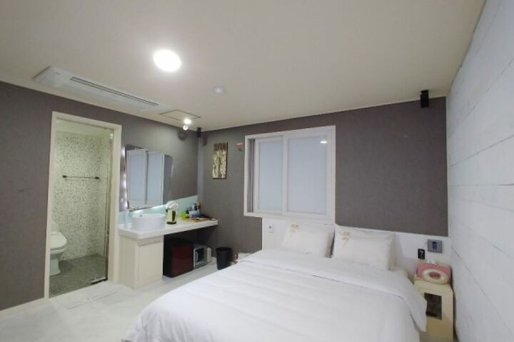 Room 85 of 126