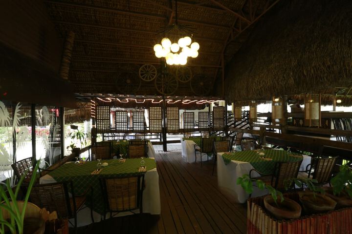 Dining 65 of 89