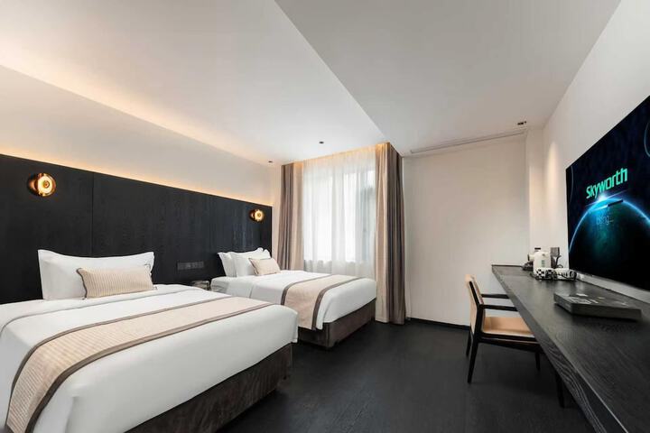 Room 15 of 66