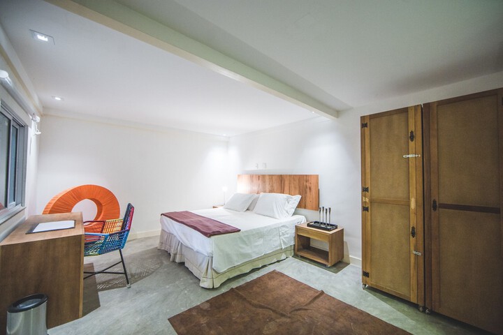 Room 17 of 44