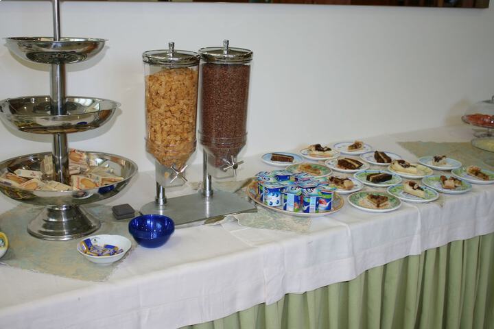 Breakfast/Coffee Service 23 of 33