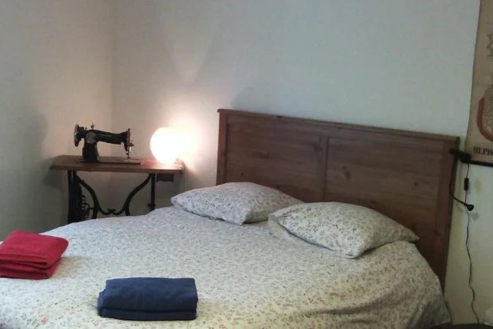 Room 4 of 16