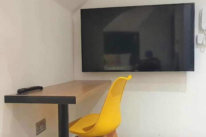 Room 12 of 36