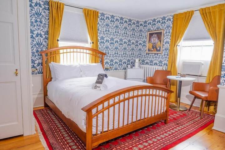 Room 2 of 44