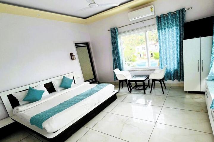 Room 15 of 113