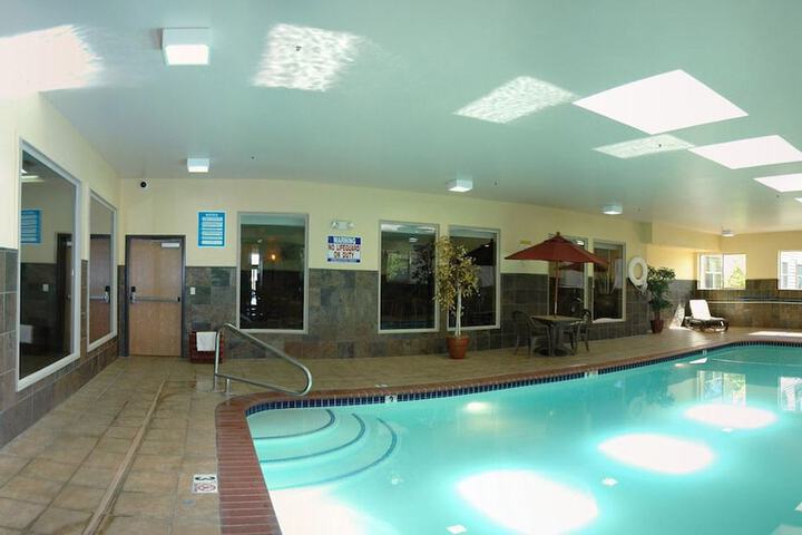 Pool 10 of 16