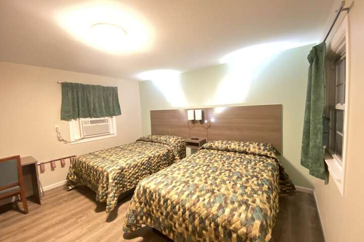 Room 7 of 9