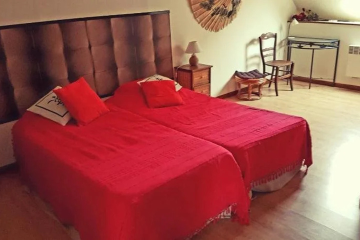 Room 5 of 14