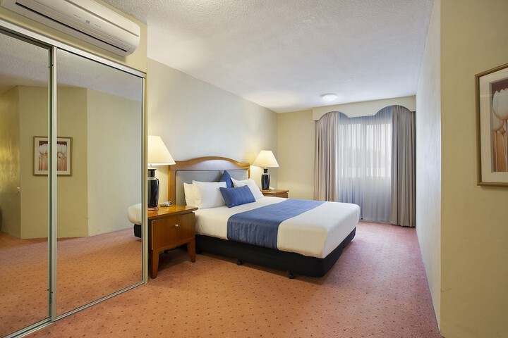 Room 9 of 24