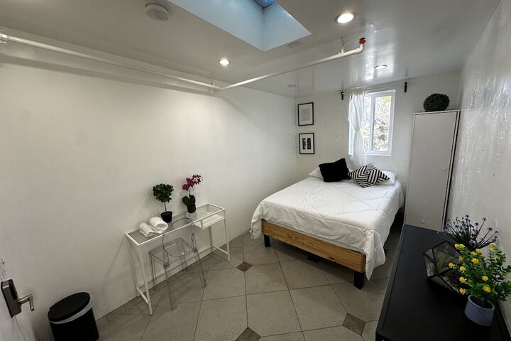 Room 8 of 22