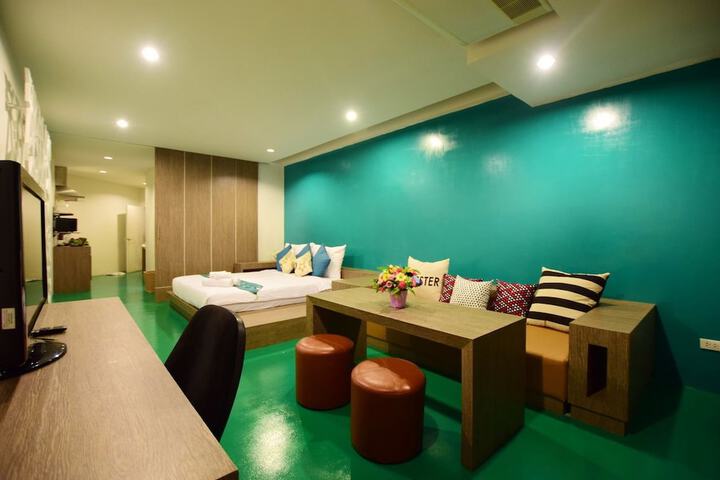 Room 6 of 47