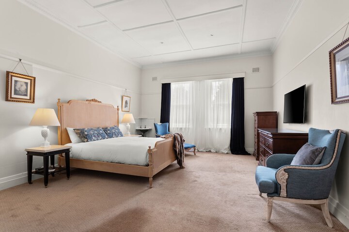 Room 19 of 59