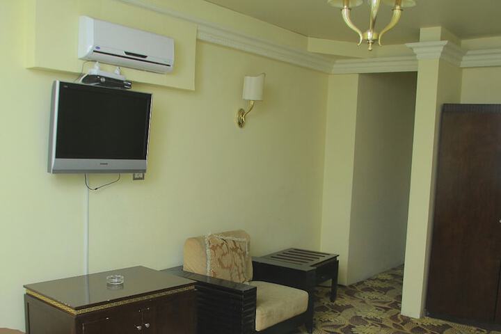 Room 54 of 66