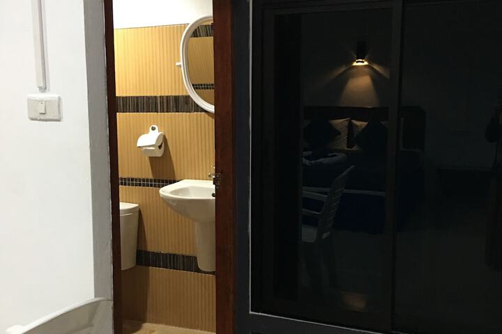 Room 51 of 84