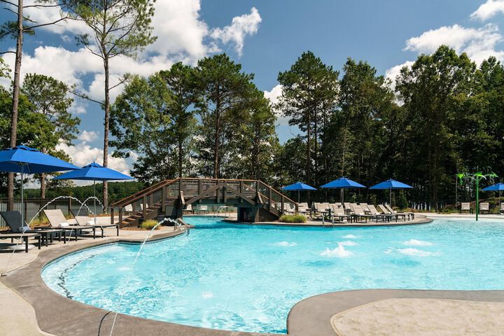 Pool 83 of 215