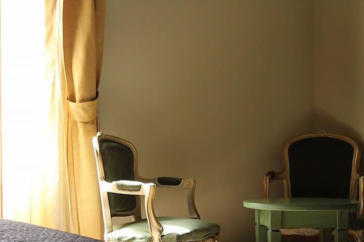 Room 40 of 100