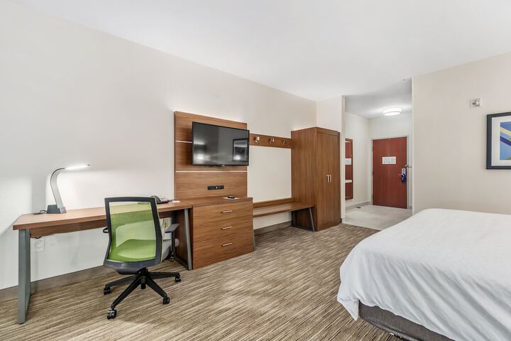 Room 18 of 82