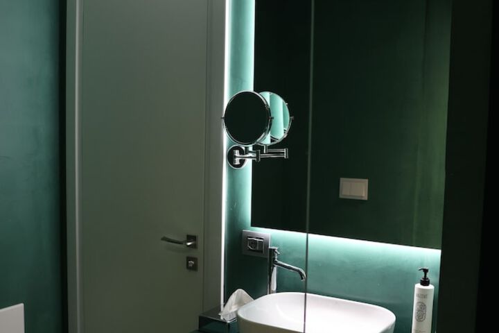 Room 14 of 42