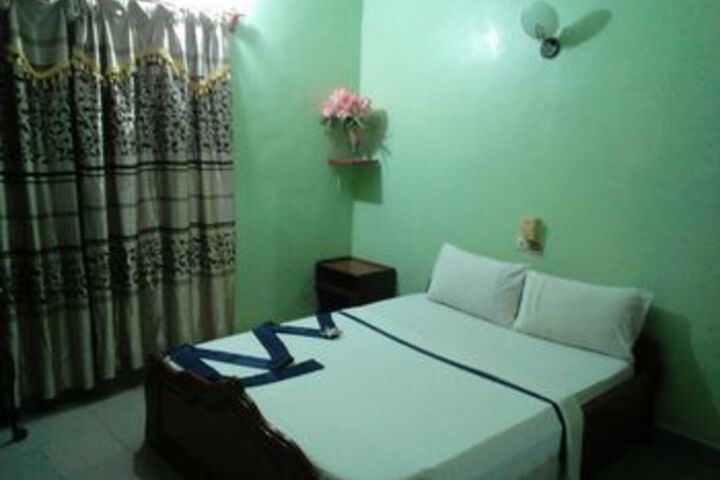 Room 12 of 28