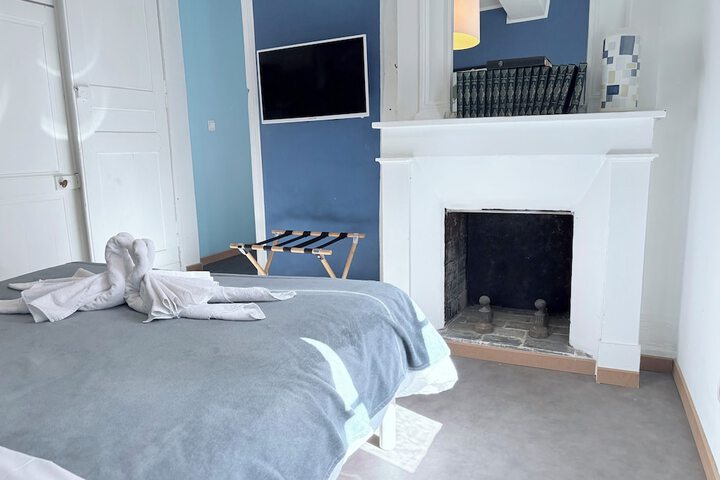 Room 3 of 60
