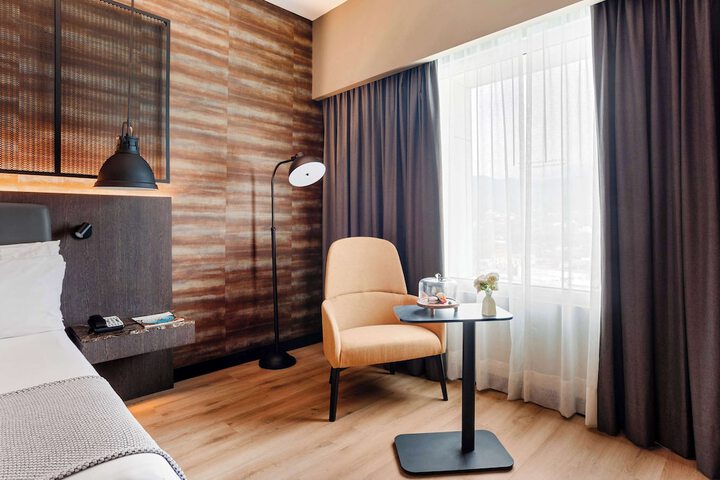 Room 12 of 70