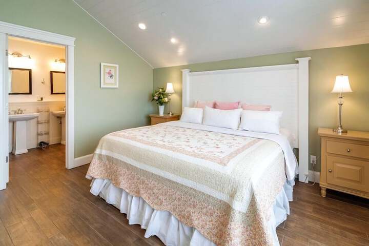 Room 44 of 188