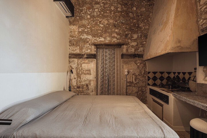 Room 21 of 79