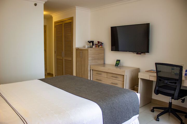 Room 4 of 61