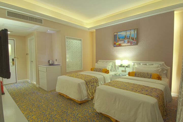 Room 2 of 47