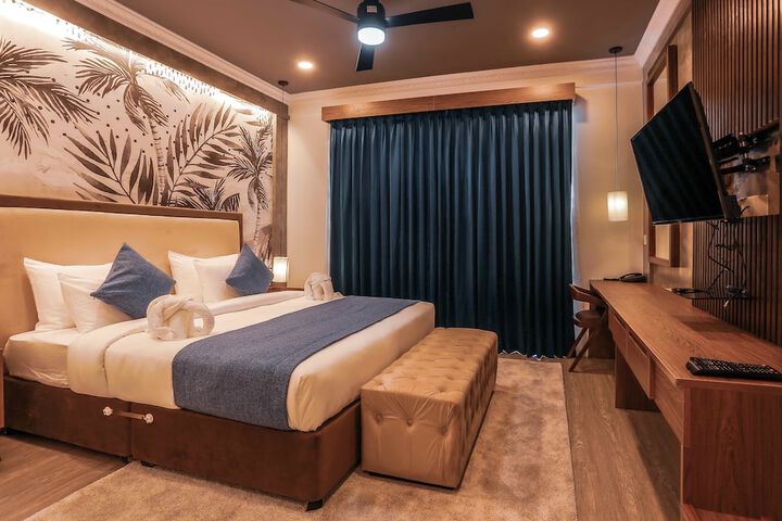 Room 3 of 74