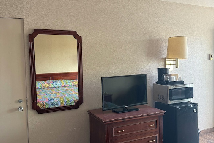 Room 6 of 20