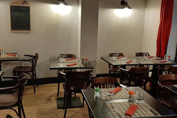Dining 53 of 69
