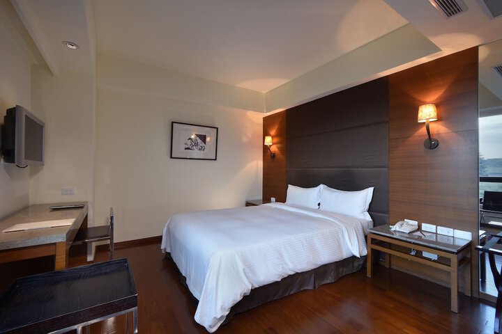 Room 7 of 35