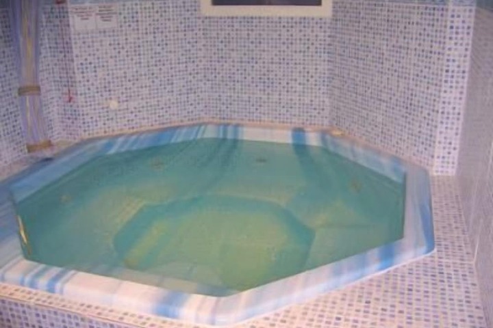 Pool 11 of 20