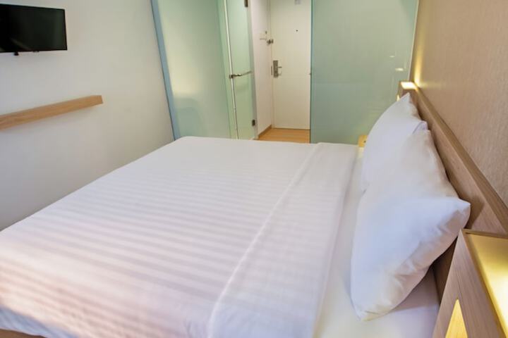 Room 3 of 31