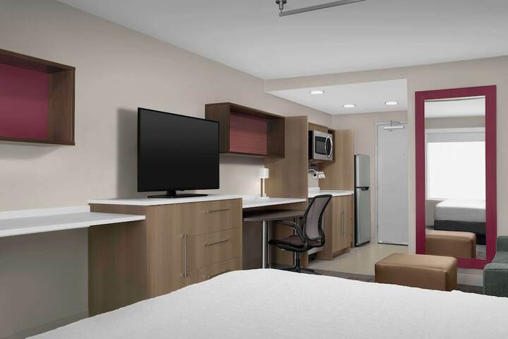 1 King Accessible Tub Studio Suite (15 of 16)