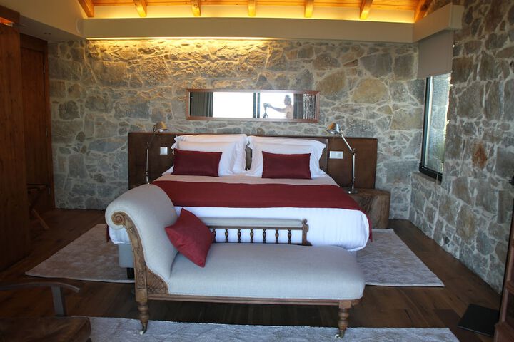 Room 3 of 95