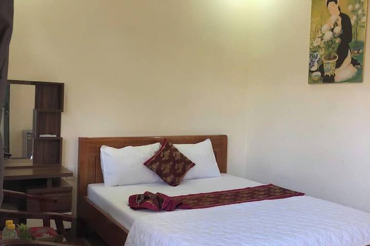 Room 6 of 16