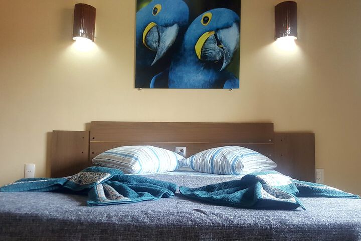 Room 7 of 10