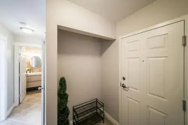 Room 4 of 12