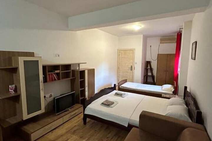 Room 13 of 21
