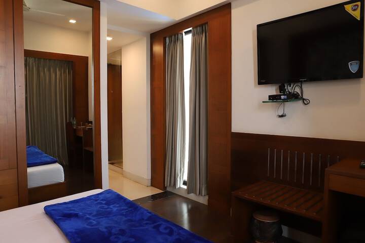 Room 28 of 171