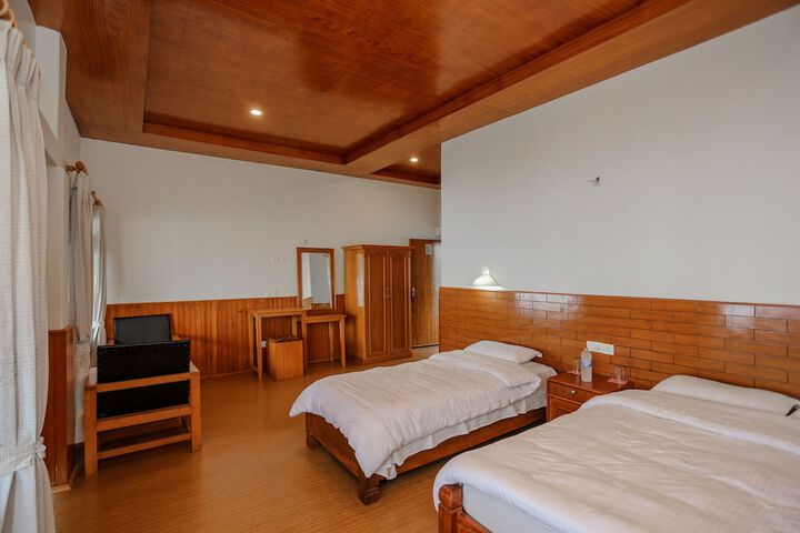 Room 3 of 42