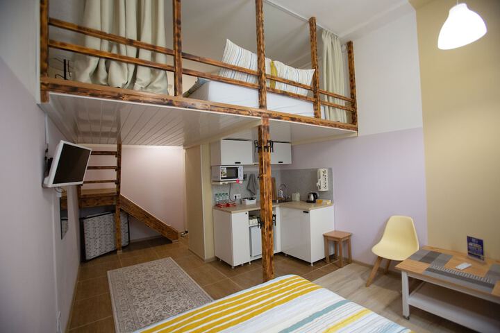 Room 52 of 64