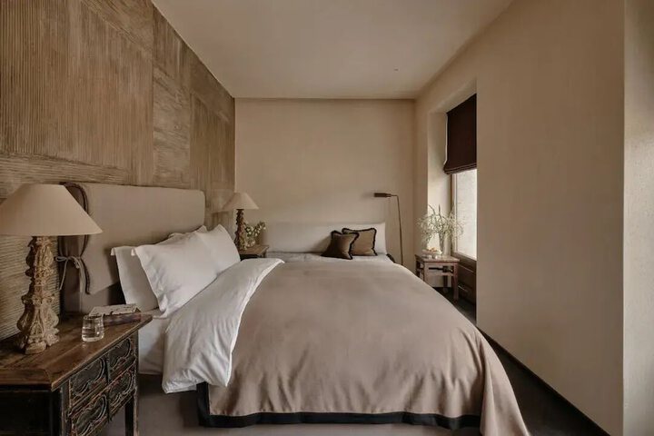 Room 3 of 16
